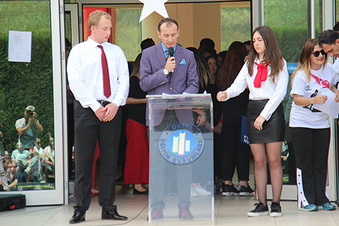 19 Mayıs Atatürk'ü Anma Gençlik ve Spor Bayramını Okul Bahçemizde Görkemli Bir Törenle Kutladık 