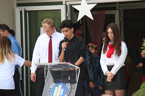 19 Mayıs Atatürk'ü Anma Gençlik ve Spor Bayramını Okul Bahçemizde Görkemli Bir Törenle Kutladık 