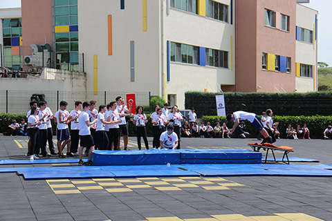 19 Mayıs Atatürk'ü Anma Gençlik ve Spor Bayramını Okul Bahçemizde Görkemli Bir Törenle Kutladık 