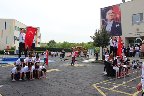 19 Mayıs Atatürk'ü Anma Gençlik ve Spor Bayramını Okul Bahçemizde Görkemli Bir Törenle Kutladık 