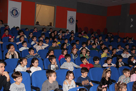 ''Ben Çöp Değilim'' Tiyatro Oyununu İzledik