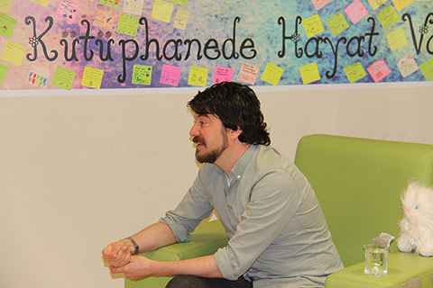 Çağdaş Yazar Hakan Bıçakçı ile Eseri Üzerine Söyleşi Gerçekleştirdik