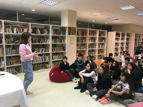 Editör Bade Baran ile Kontrol-Z Kitabı ve Zaman Yolculuğu Üzerine Söyleşi Gerçekleştirdik