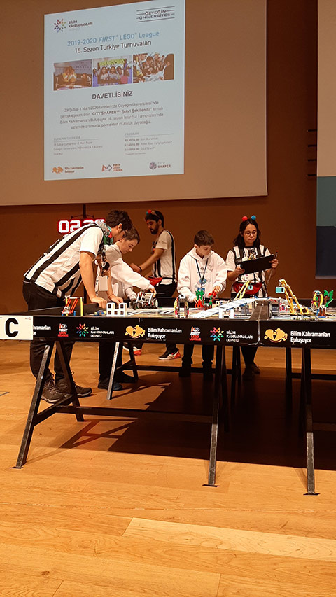 FIRST Lego League (FLL) Turnuvalarında Favor4TheWorld Takımımız Okulumuzu Başarıyla Temsil Etti 