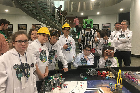 FIRST Lego League (FLL) Turnuvalarında ROBOKAN STW Takımımız Okulumuzu Başarıyla Temsil Etti 