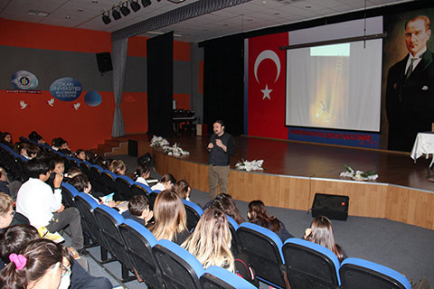 Karikatürist Hicabi Demirci ile Görsel Okuma ve Yorumlama Çalışması Yaptık