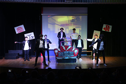 Lise Öğrencilerimiz Grease Müzikali'ni Sahnelediler