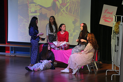 Lise Öğrencilerimiz Grease Müzikali'ni Sahnelediler