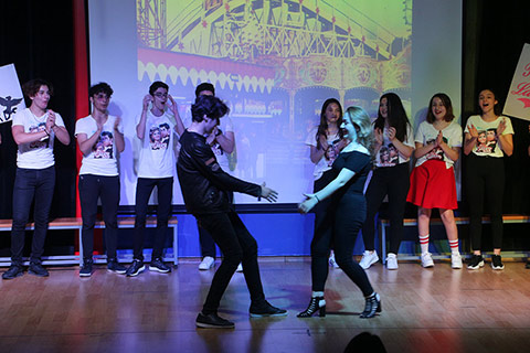 Lise Öğrencilerimiz Grease Müzikali'ni Sahnelediler
