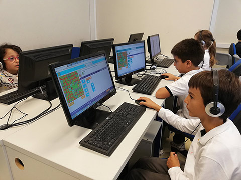 Okan Koleji Öğrencileri Uluslararası “ Hour Of Code “ Etkinliğinde Sertifikalarını  Almaya Hak Kazandılar 