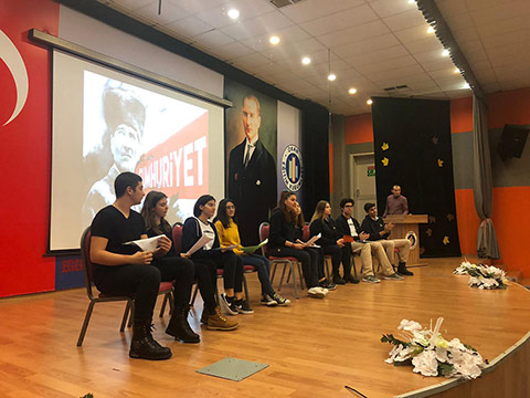 Okan Koleji Tuzla Kampüsü Lise Öğrencileri Atatürk ve Cumhuriyet Kazanımları Serbest Kürsü'ye Taşıdı