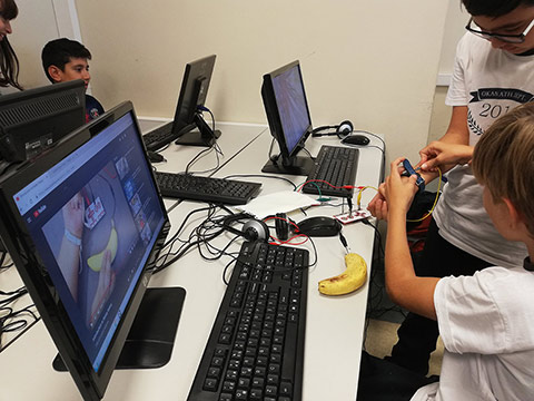 Okan Koleji Tuzla Kampüsü Ortaokul Kademesi Öğrencilerimizle Scratch Ve Makey Makey Çalışmaları Yaptık
