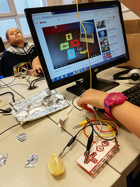 Okan Koleji Tuzla Kampüsü Ortaokul Kademesi Öğrencilerimizle Scratch Ve Makey Makey Çalışmaları Yaptık