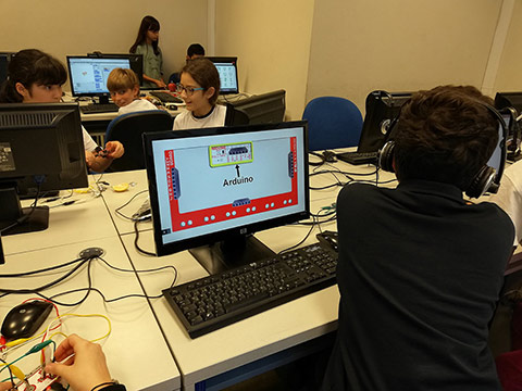 Okan Koleji Tuzla Kampüsü Ortaokul Kademesi Öğrencilerimizle Scratch Ve Makey Makey Çalışmaları Yaptık