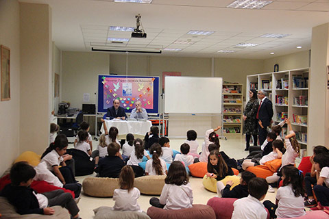 Okan Koleji Tuzla Kampüsümüzde Yazar Kosta Sarıoğlu ve Çizer Halil Ustaoğlu İle Haklar ve Özgürlükler Üzerine Söyleşi Etkinliği