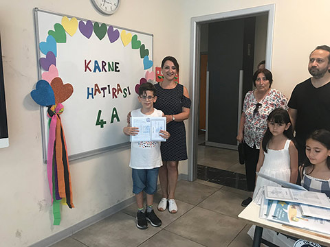 Öğrencilerimizin Karne Sevincini Paylaştık