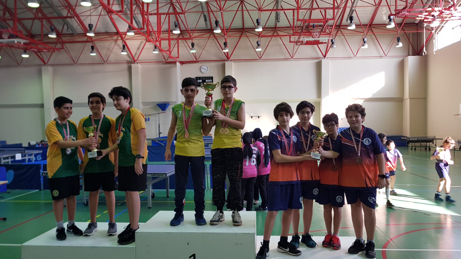 Okan Koleji'ne Masa Tenisi Turnuvalarında 3 Kupa Birden 