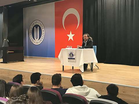 “Satranç” Kitabının Editörü Kıvanç Koçak ile Eseri Değerlendirdik