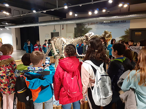 Tuzla 5. Sınıf Öğrencilerimizin Tuzla Planetaryum Gezisi