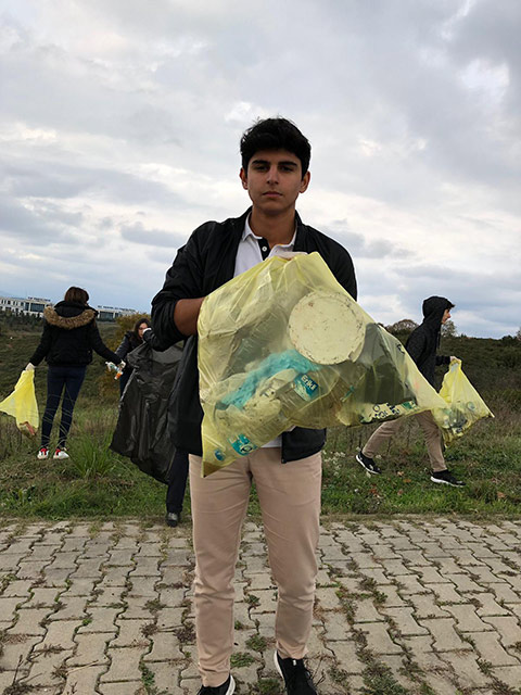 Tuzla Lise "Farkında mısın Kulübü" Öğrencilerimizin Geri Dönüşüm Projesi 