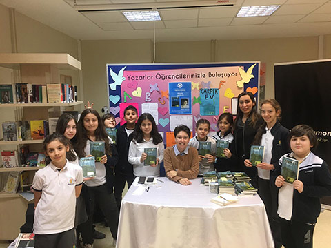 Yazar Burcu Aktaş ile “Çarpık Ev” İsimli Kitabı Üzerine Keyifli bir Söyleşi Gerçekleştirdik