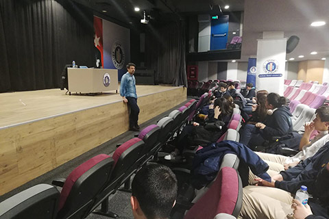 Yazar Toprak Işık ile Yazma Sanatı ve Yazarlık Serüveni Üzerine Konuştuk