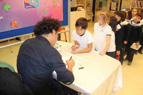 Yazar ve ressam Rıfat Batur ile zorbalık konusunda söyleşi