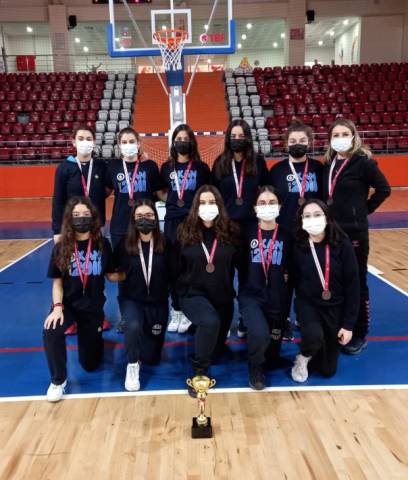 Ataşehir Lise Basketbol Takımımız Okul Sporları Basketbol Müsabakalarında, İstanbul Dördüncüsü Oldu