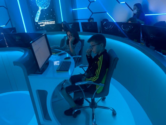 Öğrencilerimiz İzmir Uzay Kampı Gezisinde Uzay Simülasyonlarına Katılarak Uzay Teknolojileriyle Tanıştılar 