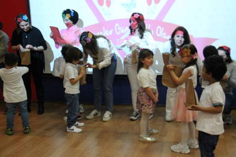 Anaokulu Öğrencilerimiz Annelerin Gününü Kutladılar