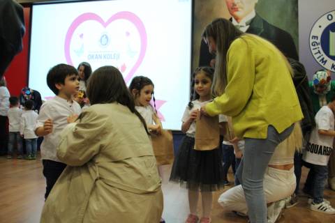 Anaokulu Öğrencilerimiz Annelerin Gününü Kutladılar