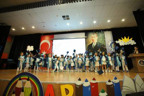 Anaokulundan İlkokula Geçiş Töreni ve Yıl Sonu Gösterisi