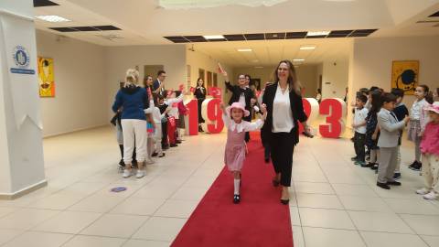 Cumhuriyet Defilemiz ile Cumhuriyet Dönemine Tarihi Yolculuk Yaptık