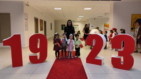 Cumhuriyet Defilemiz ile Cumhuriyet Dönemine Tarihi Yolculuk Yaptık