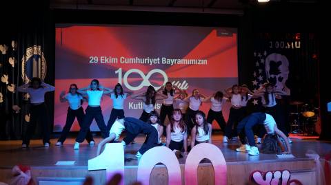 Cumhuriyetimizin 100. Yılını Görkemli Bir Törenle Kutladık