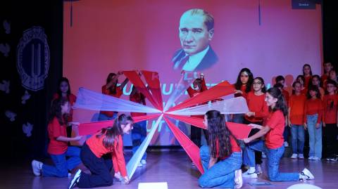 Cumhuriyetimizin 100. Yılını Görkemli Bir Törenle Kutladık