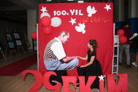 Cumhuriyetimizin 100. Yılını Görkemli Bir Törenle Kutladık
