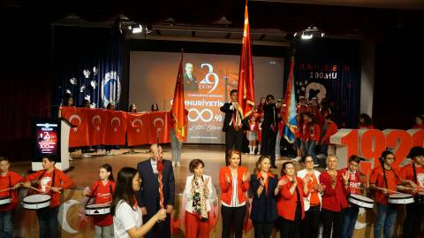 Cumhuriyetimizin 100. Yılını Görkemli Bir Törenle Kutladık