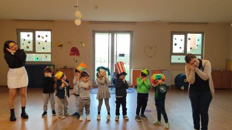 Eğlenceli Crazy Hat Day 