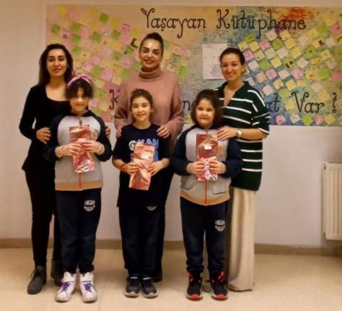 İlkokul Ve Ortaokul Öğrencilerimiz Aralık Ayı Kitap Kurdu Ödüllerini Aldılar 