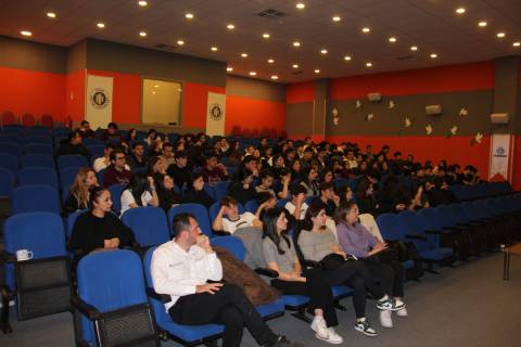 Öğrencilerimiz Kariyer Söyleşilerinde Meslekleri Tanıdılar