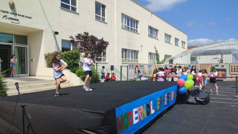 Öğrencilerimiz Modern Diller Festivalinde Yeteneklerini Sergilediler