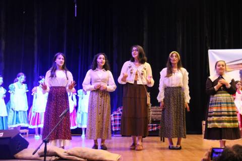 Öğrencilerimizin Sergilediği “Fiddler on The Roof” Müzikali Büyük Beğeni Topladı 