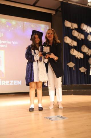 Ortaokul-Lise Mezuniyet Törenimizi Büyük Bir Coşkuyla Gerçekleştirdik