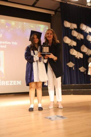 Ortaokul-Lise Mezuniyet Törenimizi Büyük Bir Coşkuyla Gerçekleştirdik
