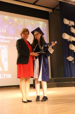 Ortaokul-Lise Mezuniyet Törenimizi Büyük Bir Coşkuyla Gerçekleştirdik