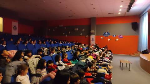 “Oyuncak Hikâyesi” Adlı Müzikal Tiyatro Oyunu İle Dünya Tiyatro Gününü Kutladık