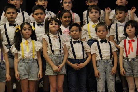 1. Sınıf Öğrencilerimizin Yıl Sonu Gösterisinde Öğrencilerimizle Gurur Duyduk