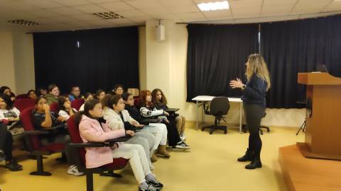 Bilişim Teknolojileri ve Yapay Zeka Konulu Seminere Dijital Dönüşüme Değindik  