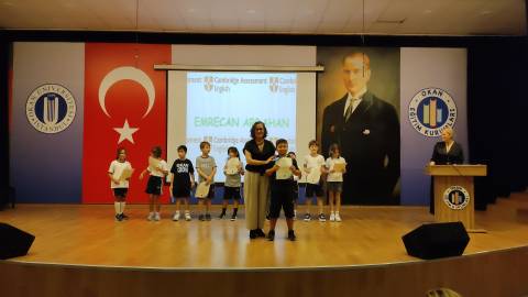 Öğrencilerimiz Cambrıdge Sınavlarında Gösterdikleri Başarılar İle Küresel Standartlarda Eğitimin Kapısını Aralıyor
